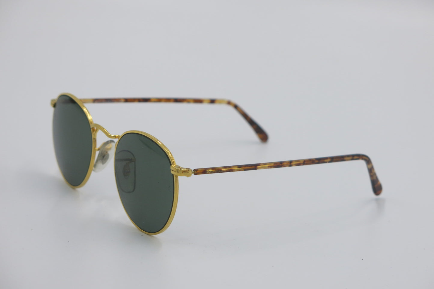Ray-Ban W 2201 – Gold Round Sunglasses