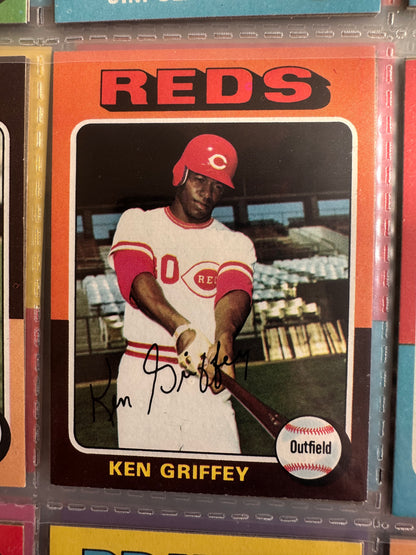 1975 TOPPS BASEBALL COMPLETE SET