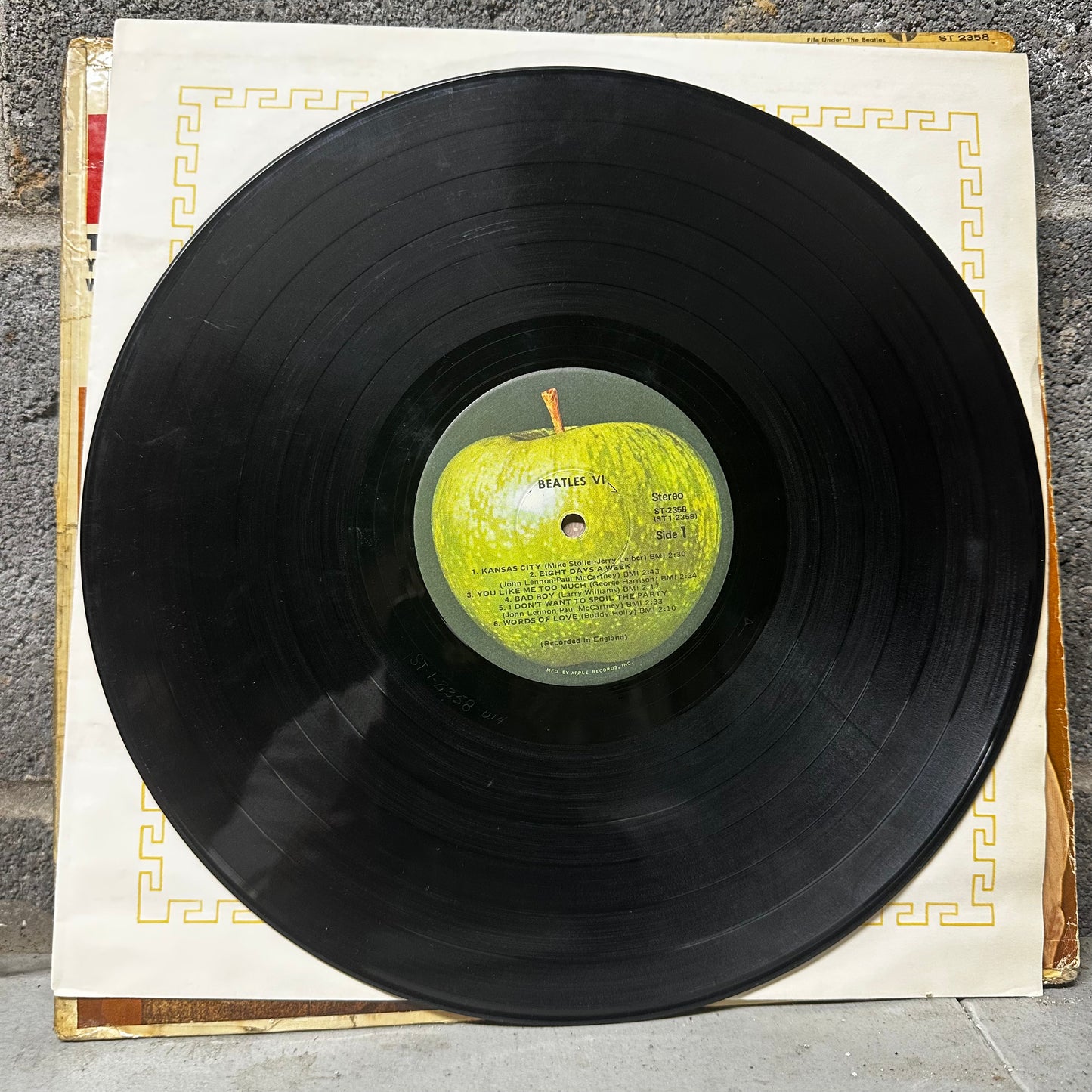 The Beatles – Beatles VI (1971 Apple/Capitol Reissue, Winchester Pressing – ST-2358)