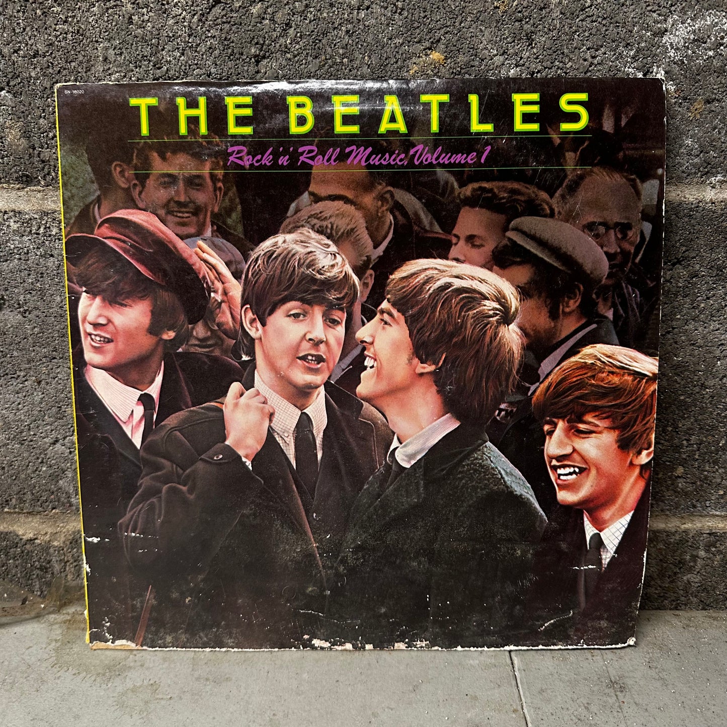 The Beatles – Rock ’n’ Roll Music, Volume 1 (Capitol SN-16020, Early 1980s Green Label Reissue)