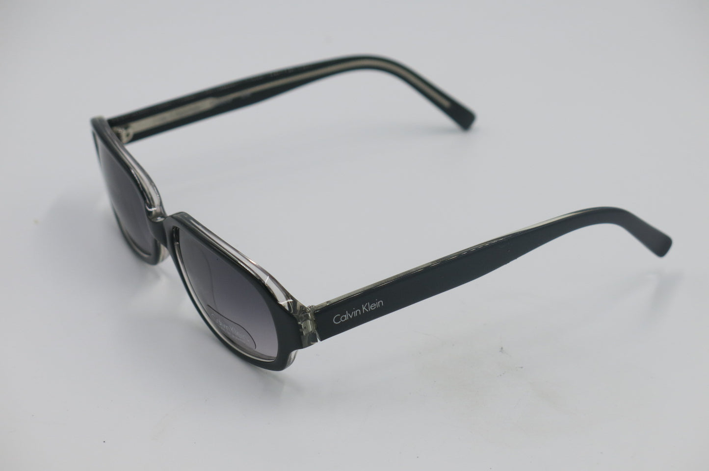 Calvin Klein Sunglasses 660S