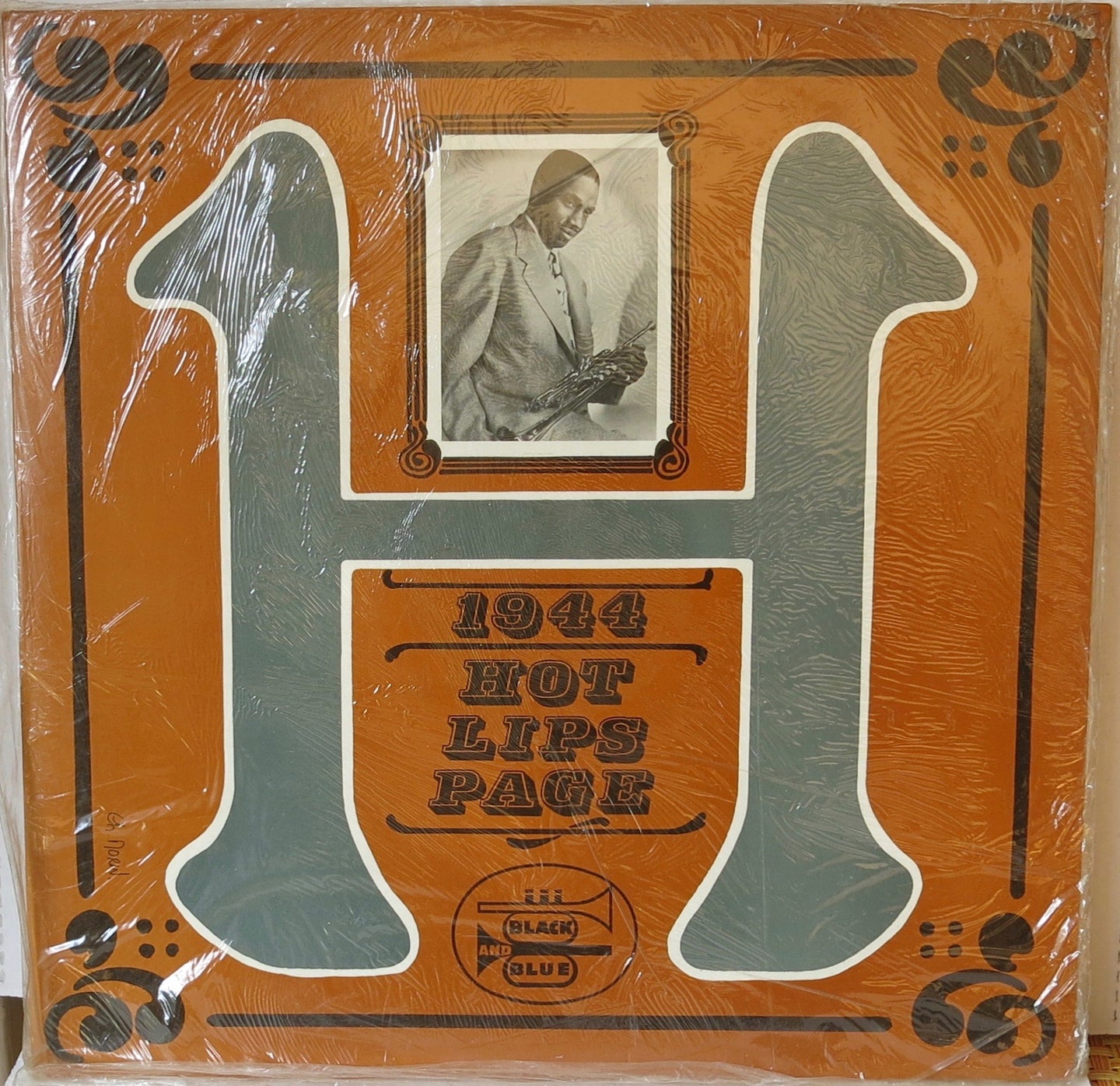 Hot Lips Page, Rubberlegs Williams ‎– 1944 - Hot Lips Page - Black & Blue