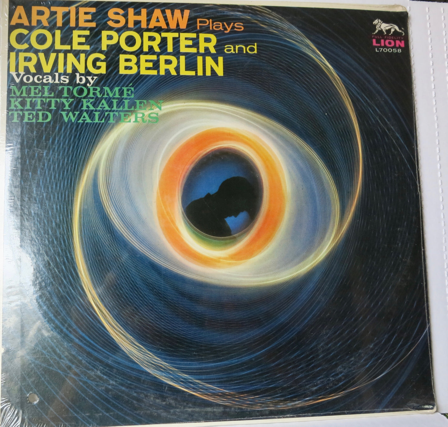 Artie Shaw And His Orchestra ‎– Artie Shaw Plays Cole Porter And Irving Berlin