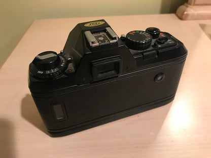 Nikon N2000 SLR (parts only) - Nikon